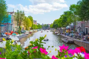 Summertime in Amsterdam 2026 - enjoy summer activities in Amsterdam that include concerts, festivals, canal cruises, visiting parks and gardens and much more!